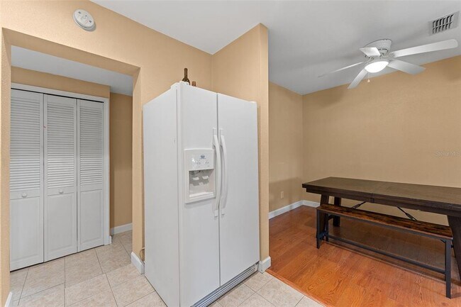Building Photo - 7911 Lovegren Ln