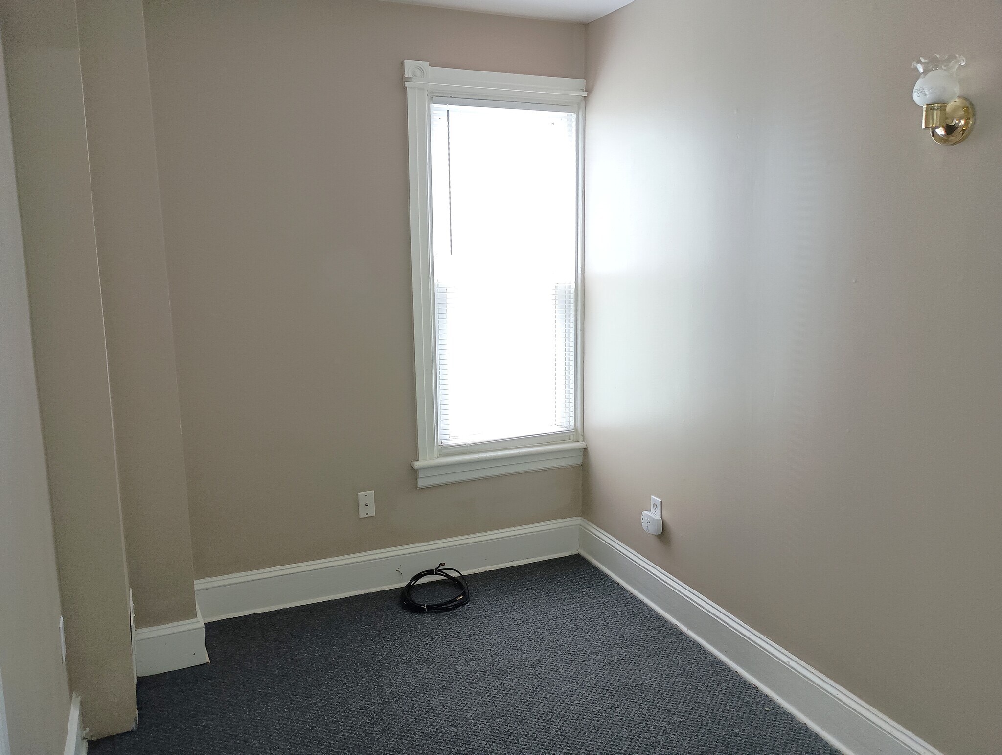 2nd Fl Open Room/Office - 513 Hanover St