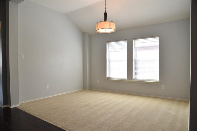 Building Photo - 4512 Sunmeadow Ln