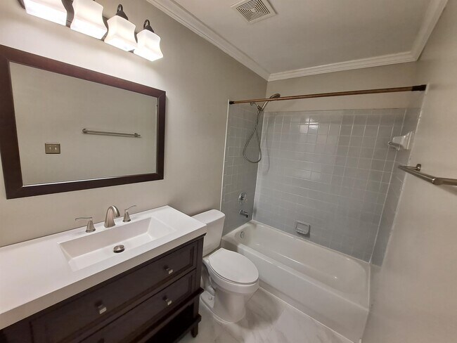 Building Photo - 9818 Gunston Hall Rd