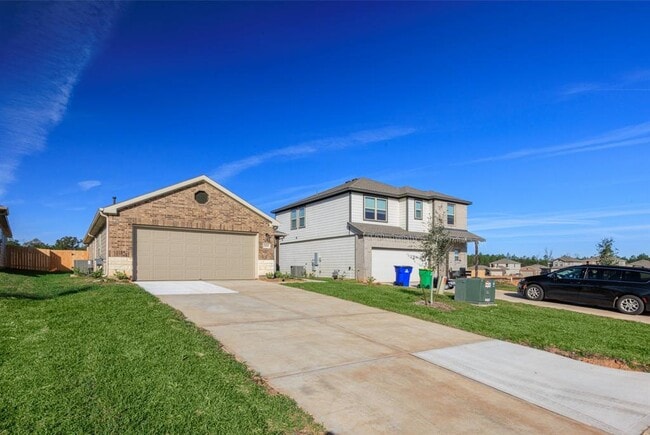 Building Photo - 5808 Begonia Ct