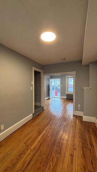 Building Photo - 44 S Spruce St