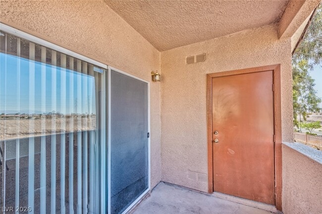 Building Photo - 1050 E Cactus Ave