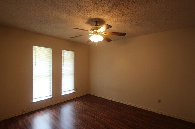 Building Photo - Beautiful 3 bedroom 2 bath home in Tyler!