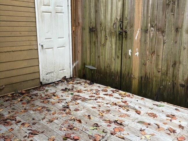 Building Photo - 5510 Estates Ct