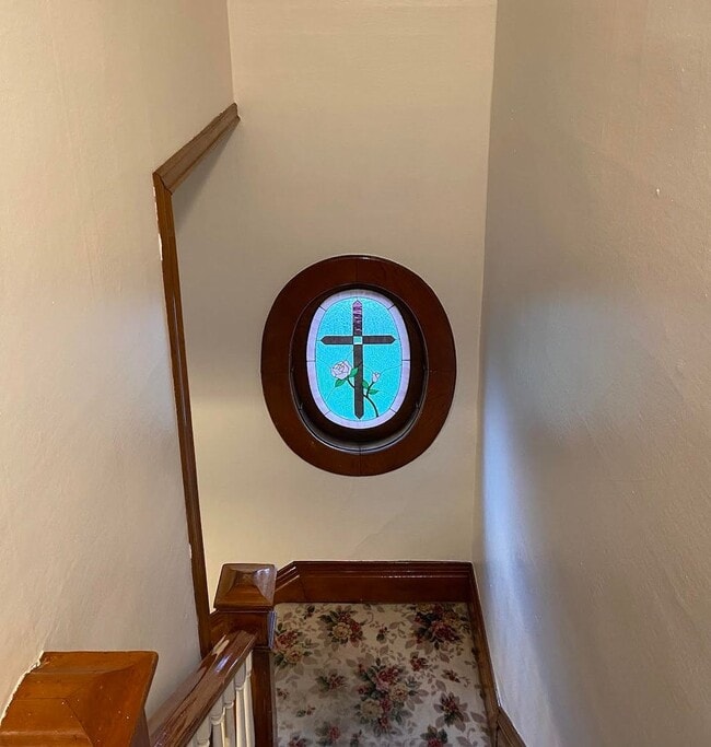 Building Photo - Victorian Charmer – 3 Bed, 1.75 Bath – Uti...