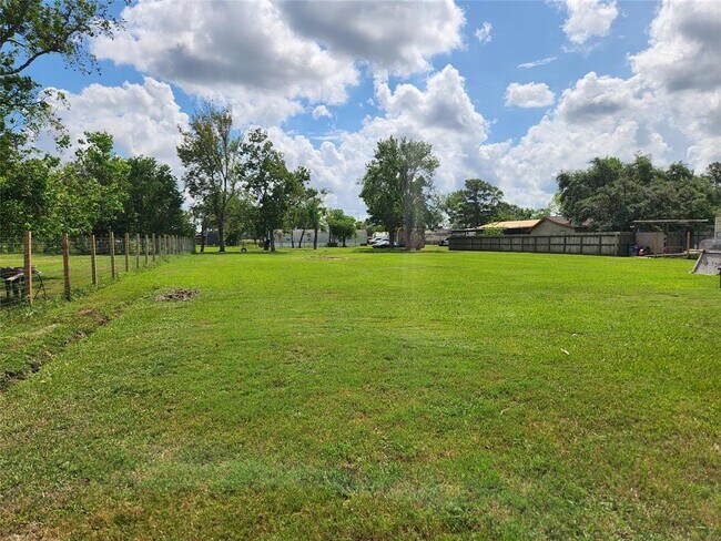 Building Photo - 342 County Rd 291