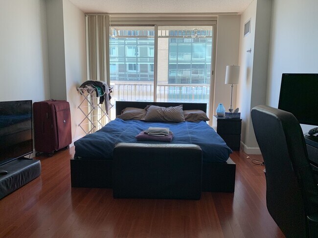 Building Photo - 8-10 Museum Way