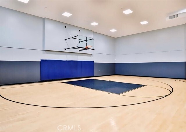 Building Photo - 1416 Scholarship