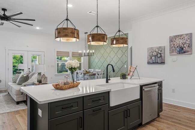 Building Photo - 35 Highland Dr NW