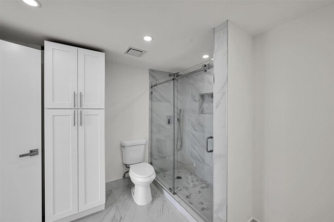 Building Photo - 3700 Galt Ocean Dr