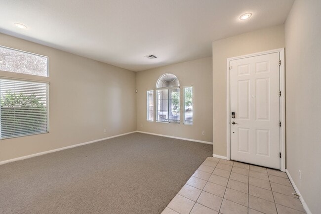 Building Photo - single story / 3 car garage / 3 bedrooms / 3 baths