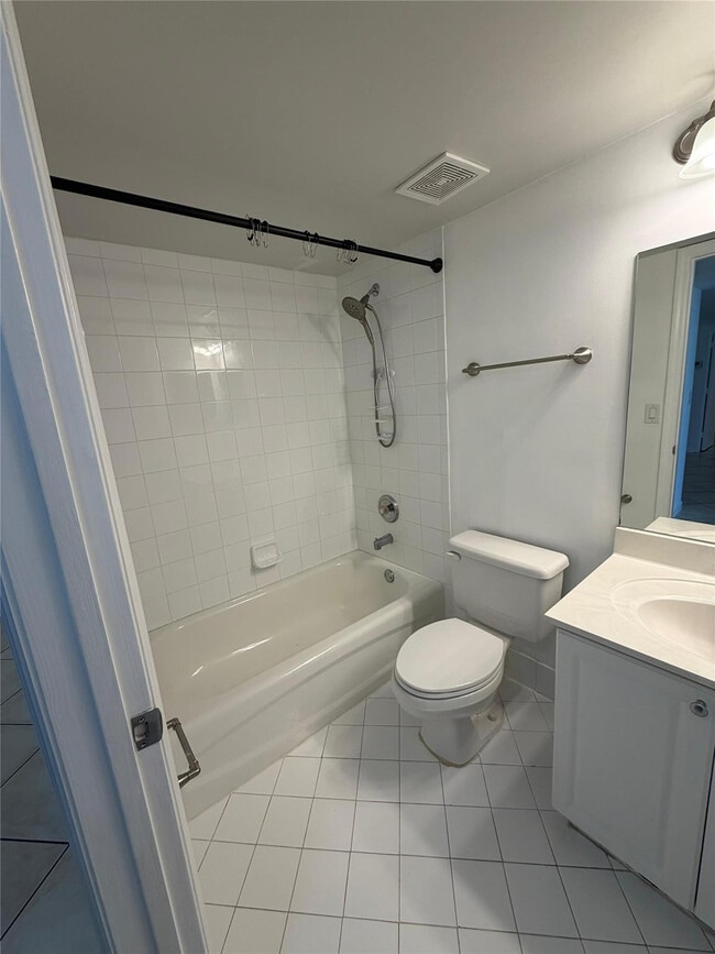 Building Photo - 2731 Ocean Club Blvd