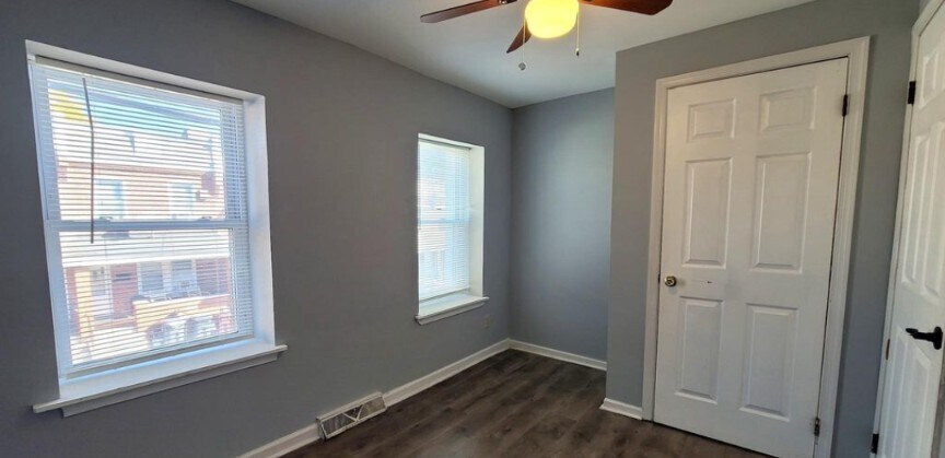 Building Photo - 122 N Scott St