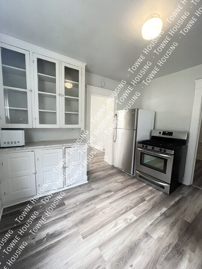 Building Photo - 2099 Niagara St