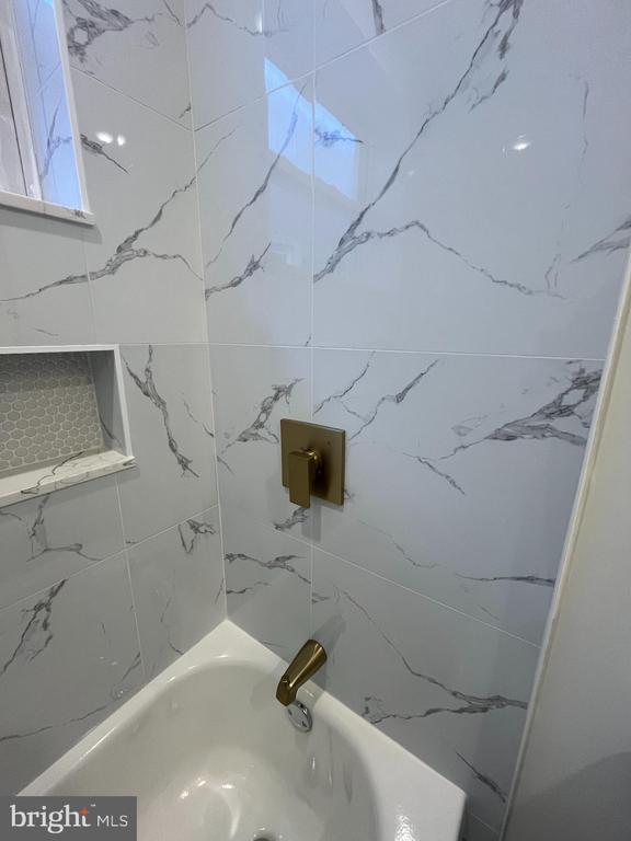 Building Photo - 5712 Cedar Ave