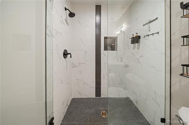 Building Photo - 2905 W 4th Ave