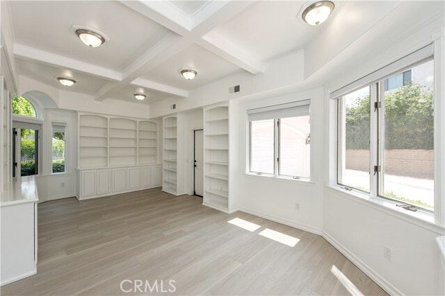 Building Photo - 2836 N Kingsgate Dr