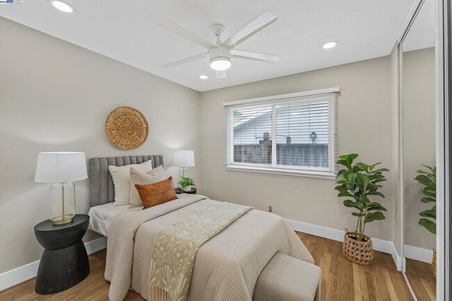 Building Photo - Updated Single-Story 4BR Home with Pool in Prime Pleasanton Valley Location