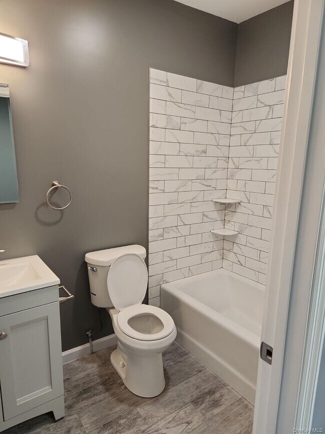 Building Photo - 21 Collegeview Ave