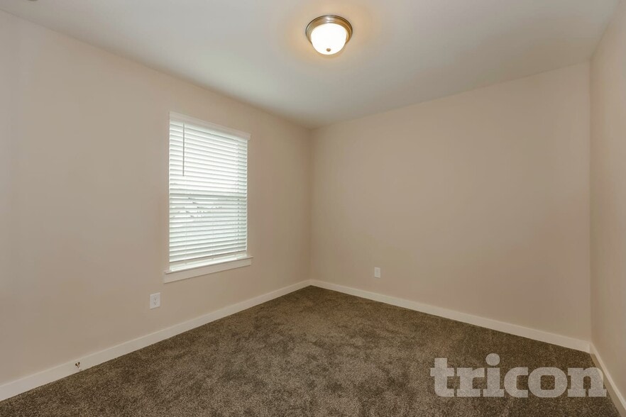 Building Photo - 1026 Fallgate Dr