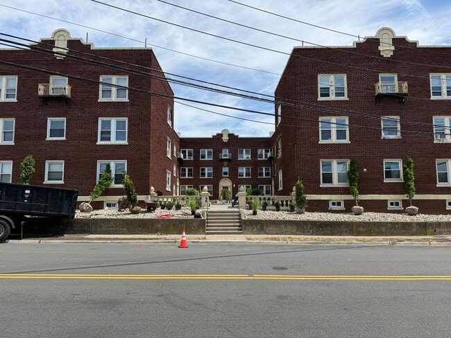 Building Photo - Grove 55 LLC