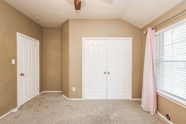 Building Photo - 9626 Red Rugosa Dr