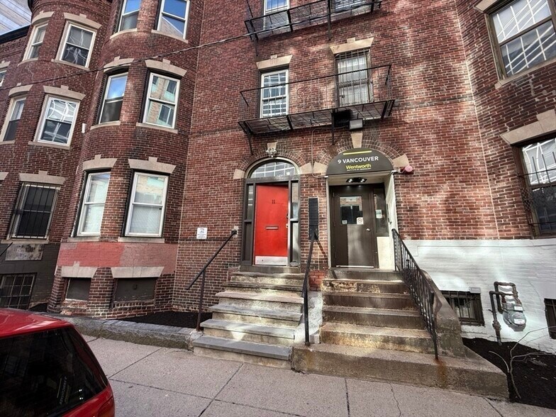 Primary Photo - 11 Vancouver St
