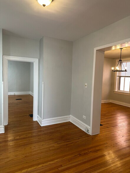 Building Photo - 3808 Flad Ave