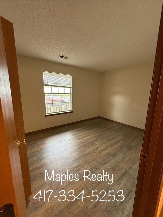 Building Photo - 1 bedroom, 1 bath WALK-IN condo at Fall Creek Resort
