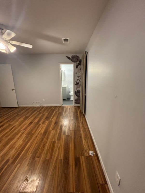 Building Photo - 587 Darlington Ave