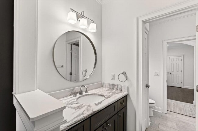 Building Photo - 16 Conifer Cir NE