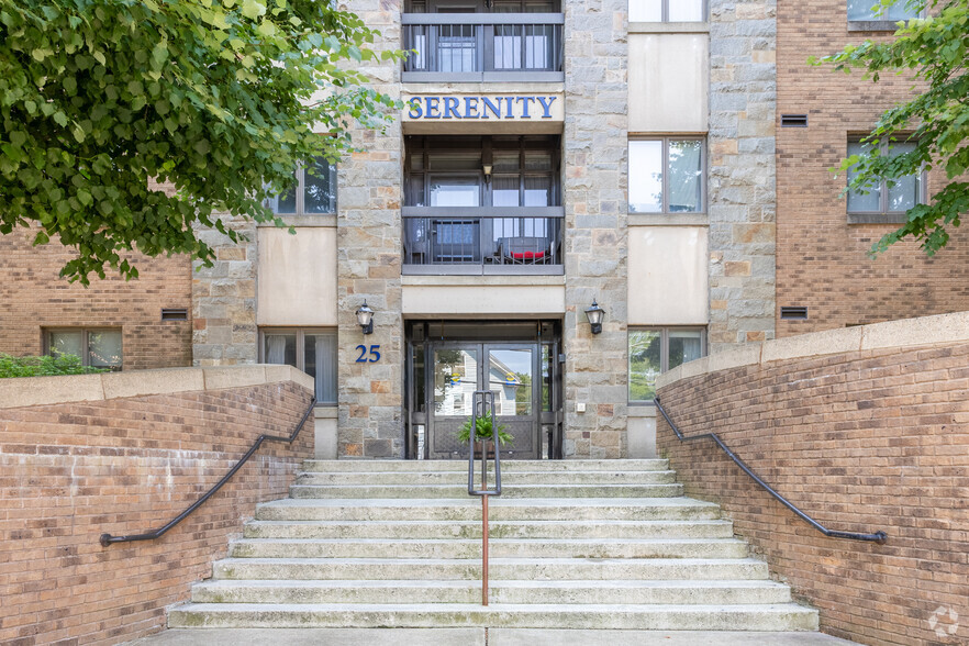 Primary Photo - Serenity Towers at Brockton