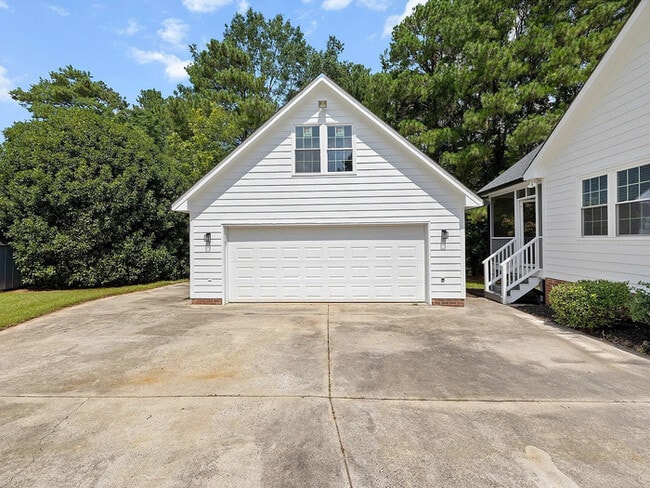 Building Photo - Lease OR Lease to Own