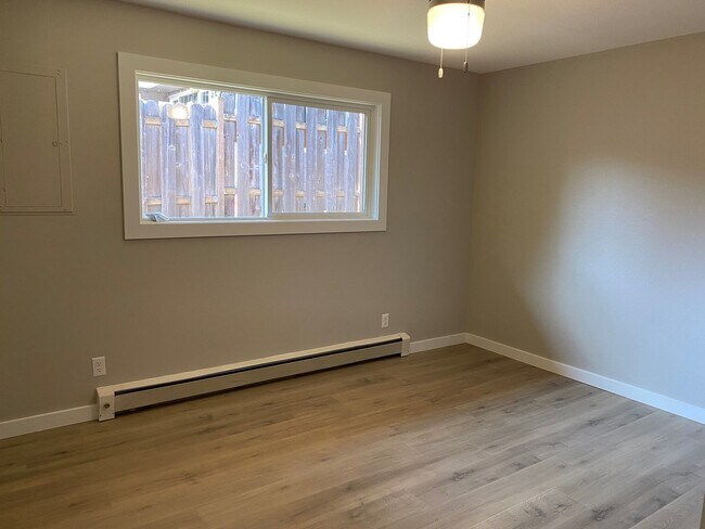 Building Photo - 3043-3045-3045 SW Dolph Ct
