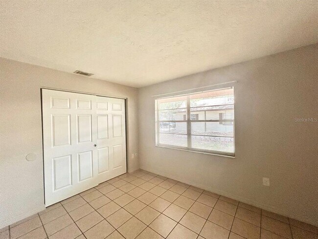Building Photo - 5800 Montana Ave