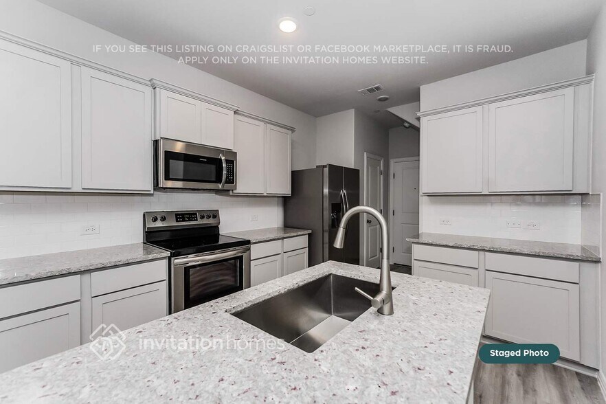 Building Photo - 6454 Blue Trl