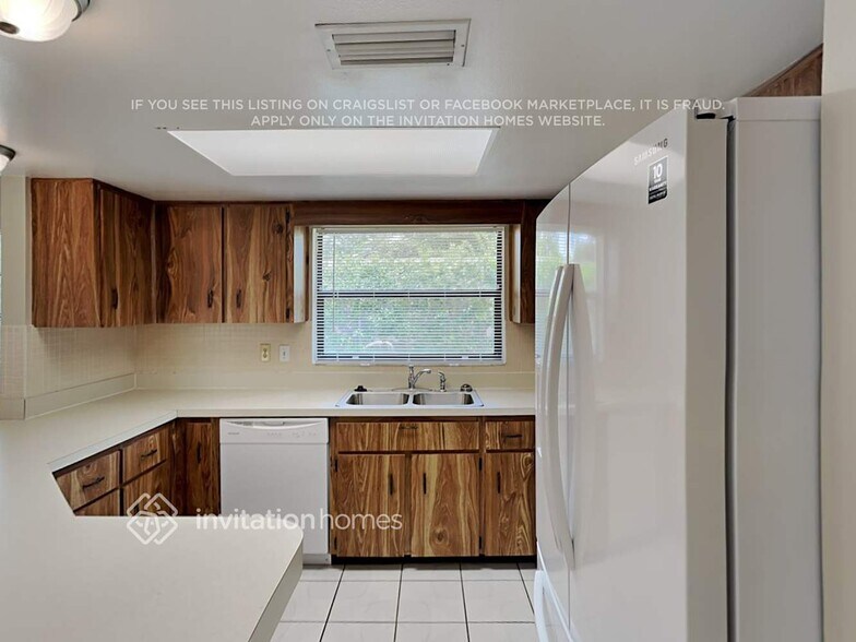 Building Photo - 3032 Oak Hill Rd