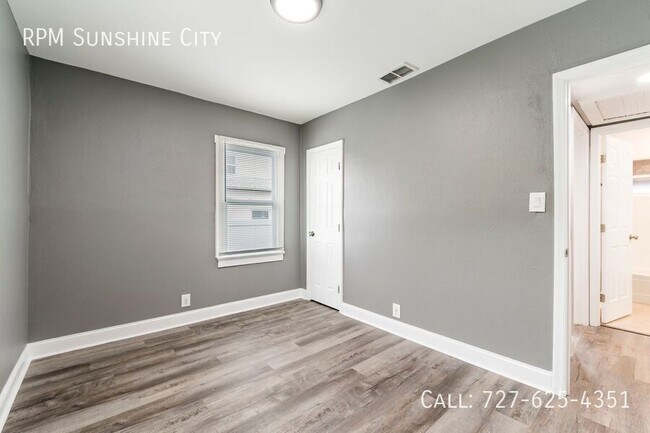 Building Photo - 2017 Ocean View Pl