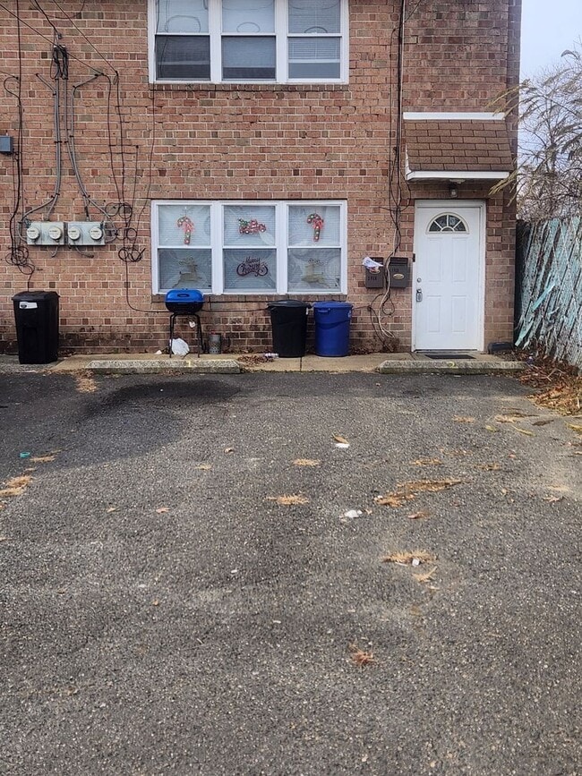 Building Photo - 4320HOWELL UNIT A &amp; B