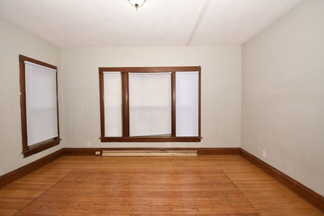 Building Photo - 508 S St Joseph St