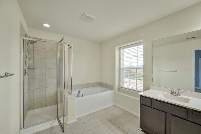 Building Photo - 10502 Chestnut Path Way