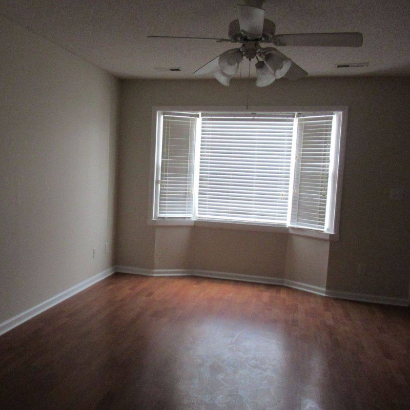 Building Photo - 3959 Sterling Pointe Dr