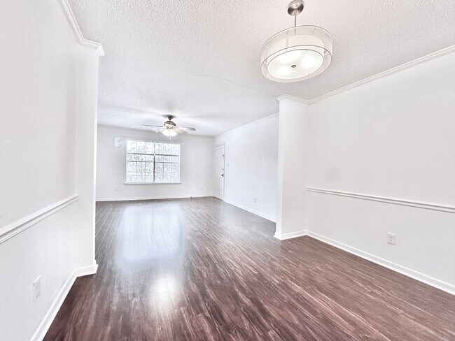 Building Photo - Spacious 2 Bed/2 Bathroom Condo in Bocage – Walk to Towne Center & Whole Foods!