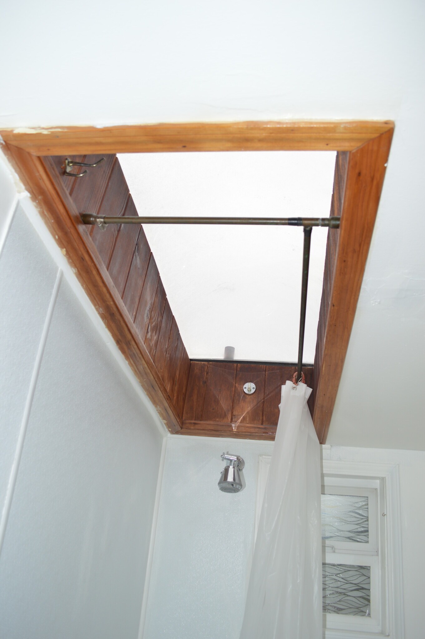 Building Photo - 430 S Holladay Dr