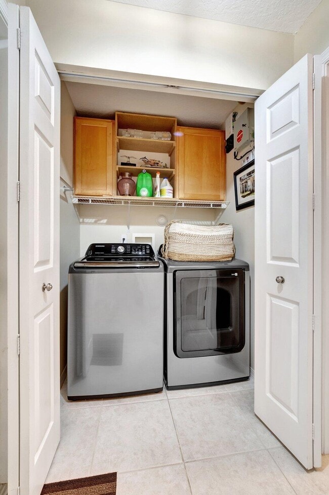 Building Photo - 14211 W La Sedona Cir