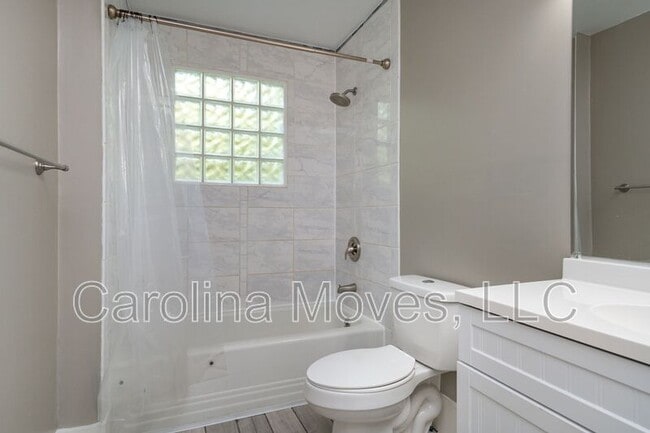 Building Photo - 306 Powell St