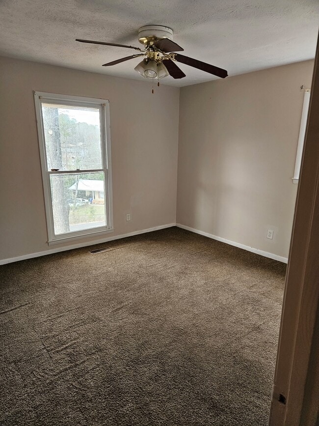 Building Photo - 100 Oak Rd