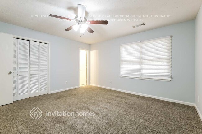 Building Photo - 1002 Providence Way