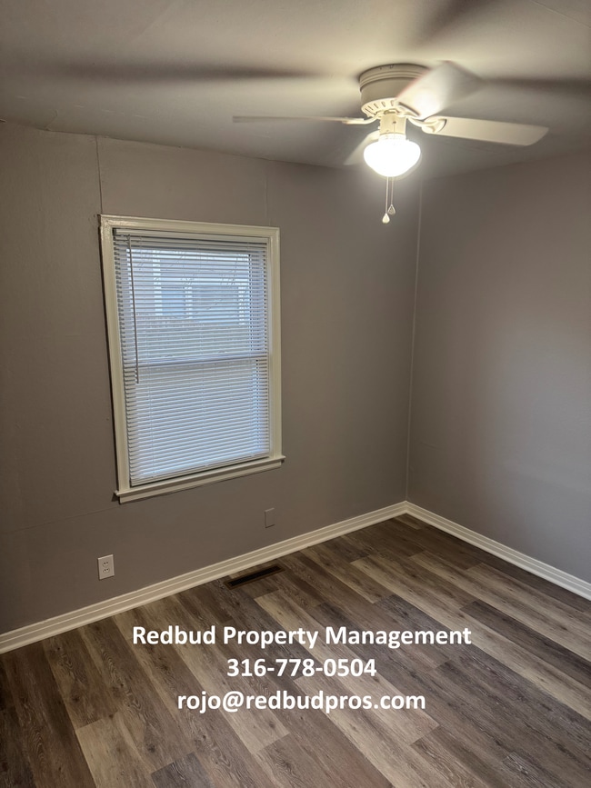 Building Photo - 725 S Barlow St